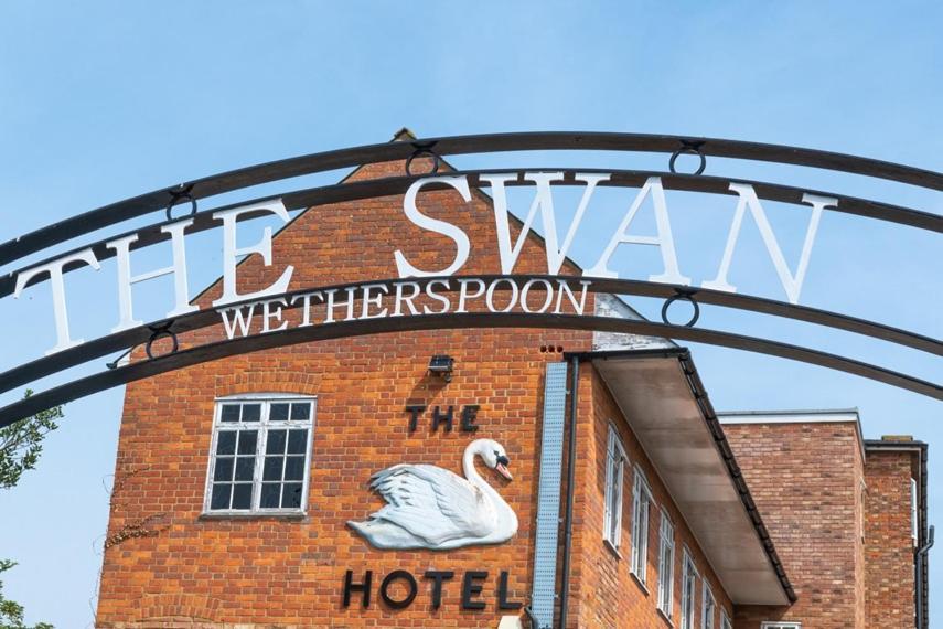 The Swan Hotel Wetherspoon Leighton Buzzard Bagian luar foto